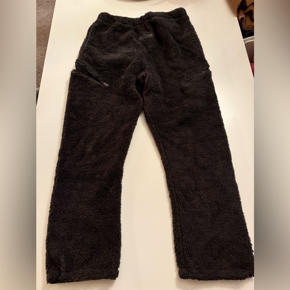 Essentials Fleece Sweatpants - Large (Worn Once)